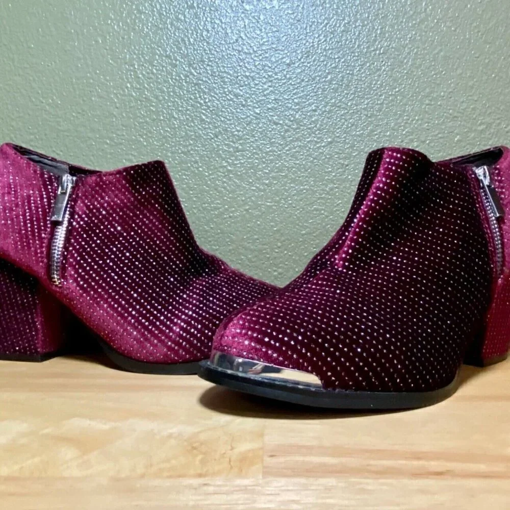 Joan Boyce‎ Women's Red Studded Round Toe Block Heel Zipper Ankle Booties Size 8